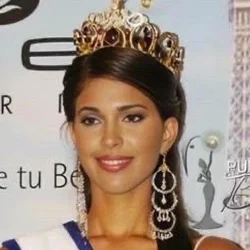 Cassandra Castro Holland